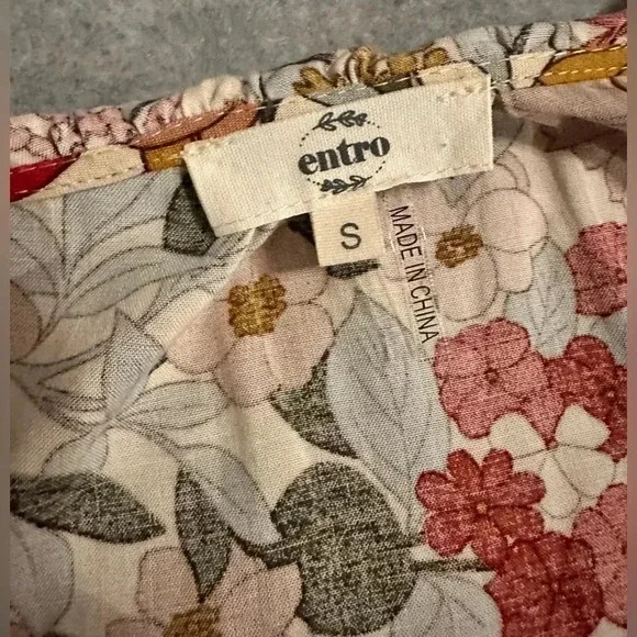 Entro 3/4 sleeve floral blouse size S - Picture 3 of 7
